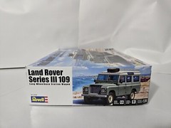 Revell 1-24 Scale Toyota Land Rover Series III 109 Sealed New Nice