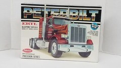 1:25 Ertl Peterbilt 359 Conventional Semi Tractor #8038 Metal Chassis Sealed UP5