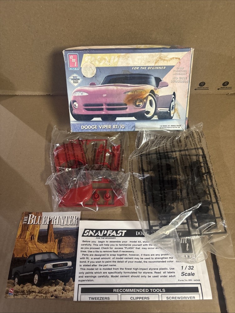 Dodge Viper RT/10 Vintage AMT Ertl 1/25 Scale Model Kit Detailed Interior