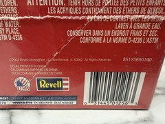 Motorworks by Revell ‘82 Corvette Collector Edition 2004 NEW