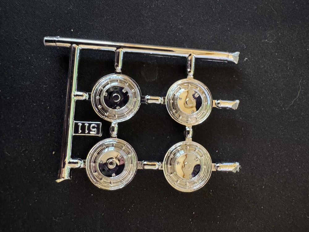 AMT 31979 1/25 58 Edsel Pacer Parts Bash Outer Wheels