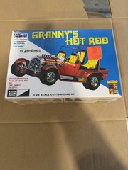 MPC 1:25 Granny’s Hot Rod George Barris Plastic Model Kit MPC988