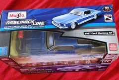 Maisto 1967 Ford Mustang GT Assembly Line Die Cast Metal Model Car Kit Blue New