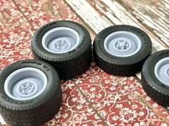 1/24 Scale: 15-inch “Smoothie” Resin Wheels W/ Wide Rear Tires￼