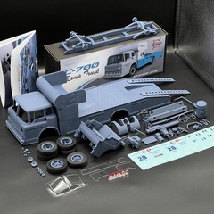 1/25 1972 Ford C-700 Ramp Truck Race Car Hauler Model Kit with Engine & Clears