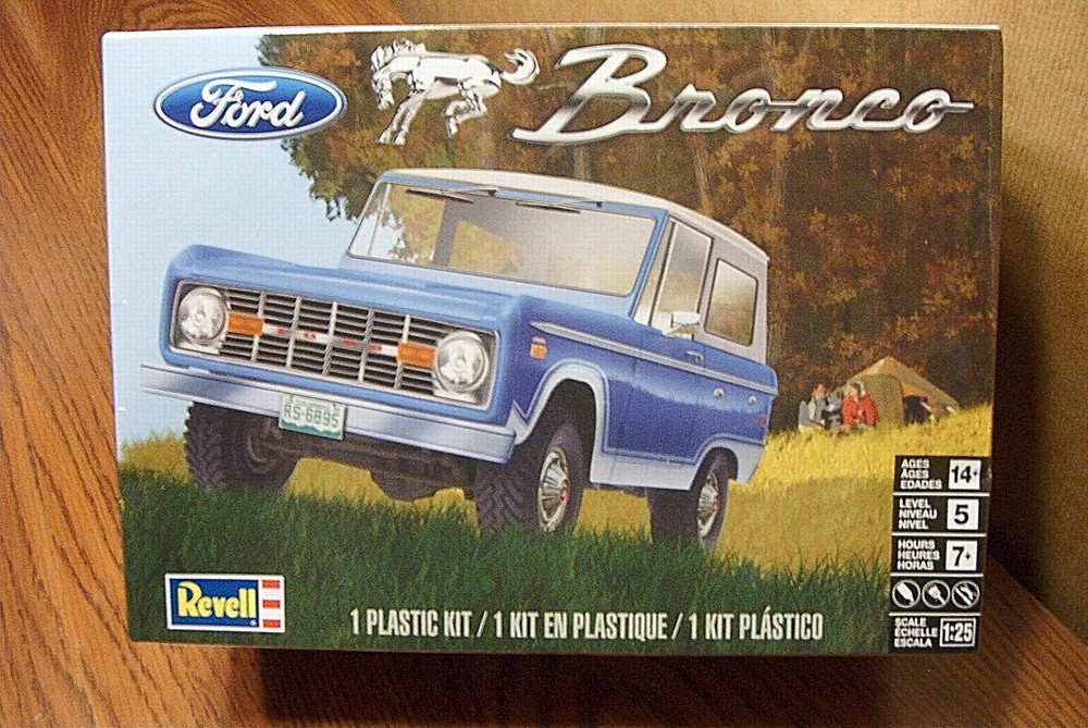 REVELL ’66-’77 FORD BRONCO 1/25 SCALE MODEL KIT