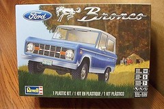 REVELL ’66-’77 FORD BRONCO 1/25 SCALE MODEL KIT