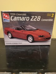 AMT ERTL 1996 Chevrolet Camaro Z28 Convertible 1:25 Scale Model Kit Red