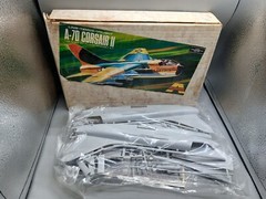 Vintage Aurora 1976 Vintage Model Kit Vaught A Corsair 2 1:48 Young Build Club