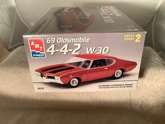 1:25 AMT ERTL 1969 OLDSMOBILE 4-4-2 W-30 MODEL KIT 2 IN 1 New Open Box 8232