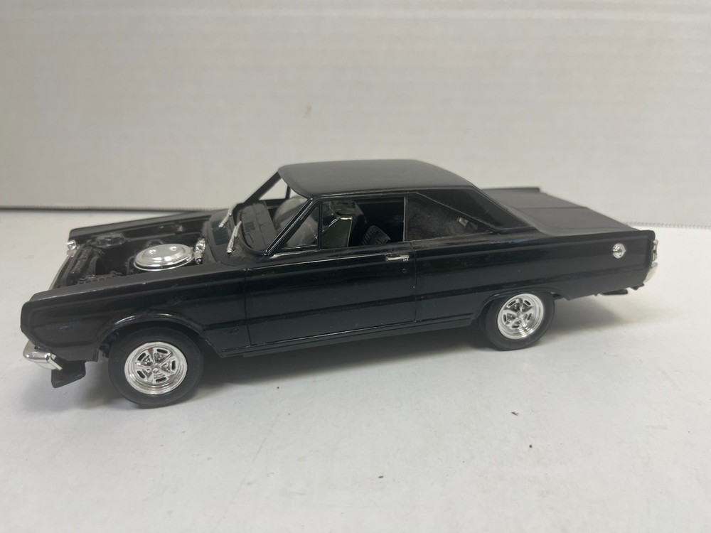 1/25-1/24 1967 DODGE CORONET R/T BLACK BUILT PARTS MODEL CAR KIT