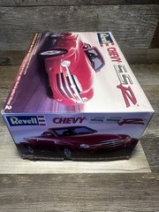 Revell #85-7691 Model kit Chevy SSR 1/25 Scale 2003 Kit New Complete