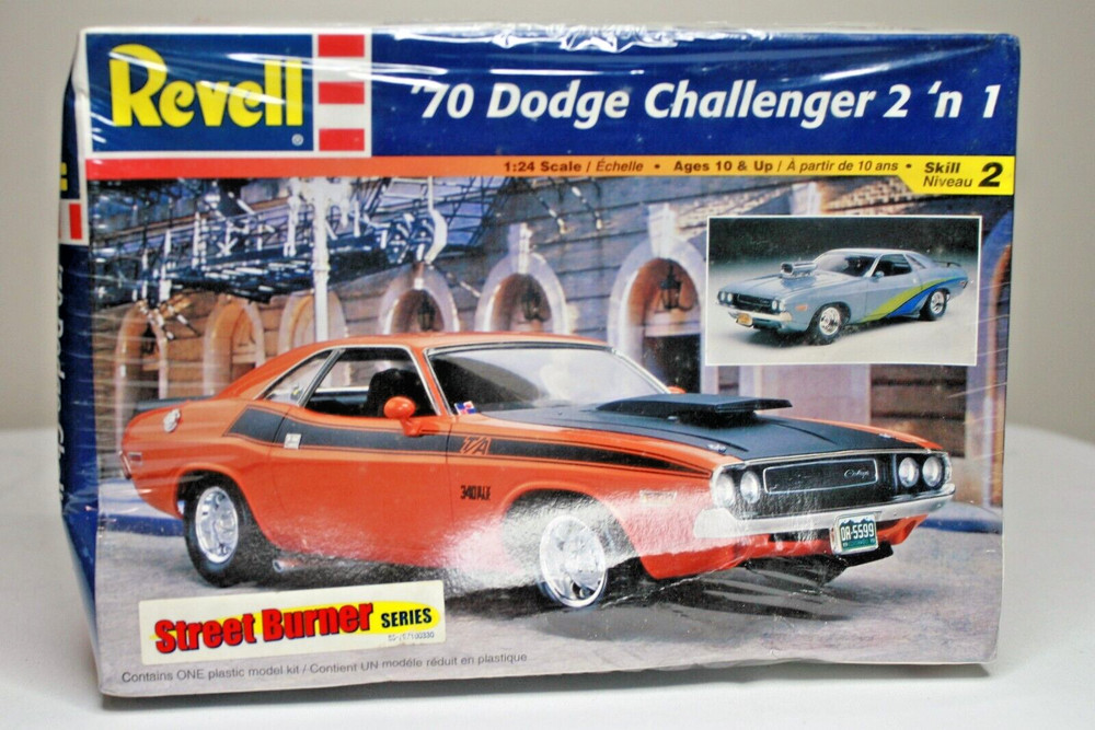 Revell 1:24 ’70 Dodge Challenger 2 in 1 Street Burner Sealed Model Kit #85-2596