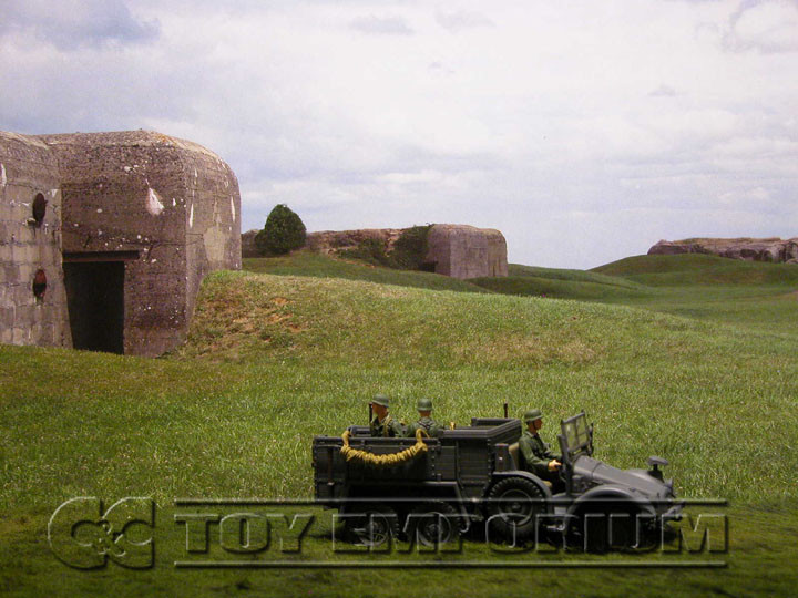 RETIRED Build-a-Rama 1:32 Deluxe WWII “Normandy Bunker – 6” Color Back Drop