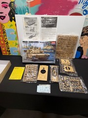 ACADEMY 13202 1/35 M1A1 Abrams “Iraq 2003″ Tank Model Kit