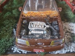 WRECKED FORD TAURUS SHO IN CORNER JUNKYARD DIORAMA SCENE !! COOL DETAILS