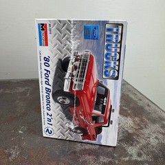 Monogram 1980 FORD Bronco 2 in 1 – TRUCKS – 1/24 Scale – New / Sealed # 85-7214