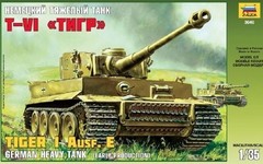 Zvezda – Tiger I Early (Kursk) 1:35