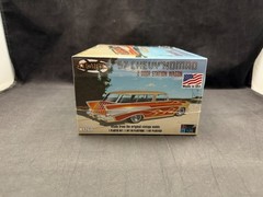 Atlantis 1957 Chevy Nomad 2 Door Station Wagon 1:25 SC Plastic Model Kit H1260