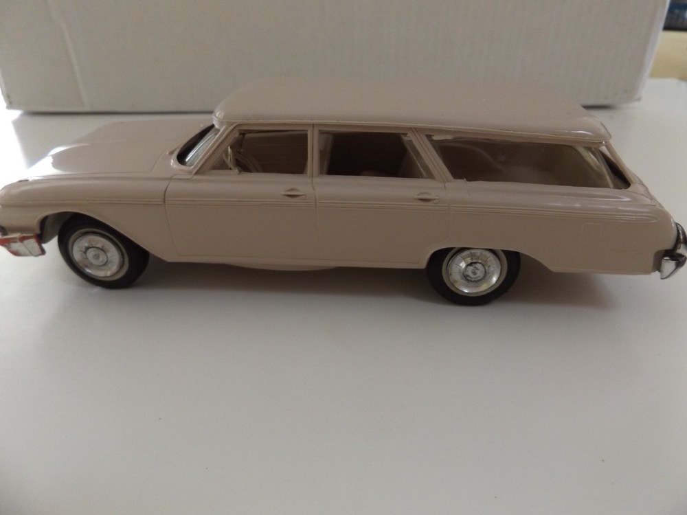 HUBLEY 1962, FORD COUNTRY SQUIRE WAGON, TAN, Promo Model Car