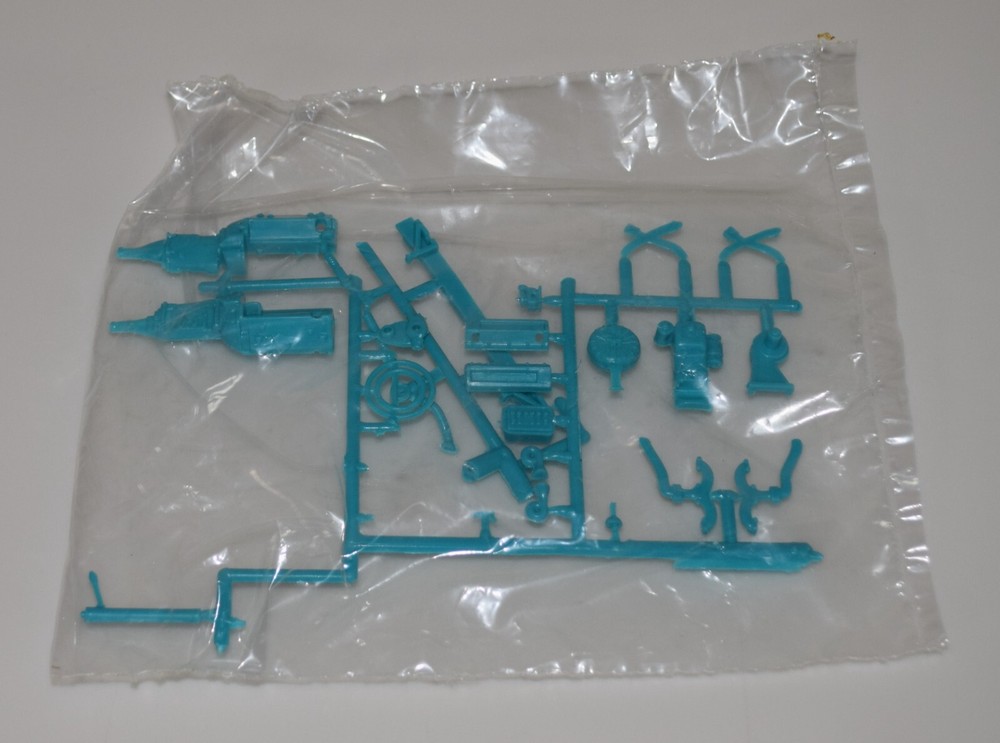 AMT 1957 CHEVY BEL AIR #638M/12 ⭐PARTS⭐ ENGINE+OIL PAN+ HORNS+MORE 1:25