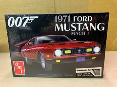 AMT 1/25 scale 1971 Ford Mustang Mach 1 model car kit – 007 Movie Car