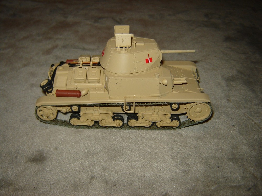 Built Tank 5-1/2 inches long Well Built & Painted Excellent Cond Nice Detail