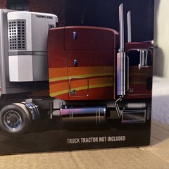 AMT Reefer Semi Trailer 1:24 Scale Plastic Model Kit 1170 New