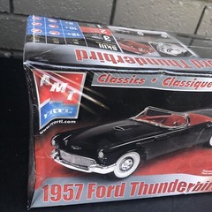 1:25 AMT Ertl 1957 Ford Thunderbird Model Kit – Sealed Bent Box See Photos 31925
