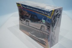 Revell 1:25 Scale 1999 Custom Silverado & Waverider Boat MINT SEALED IN BOX NEW!