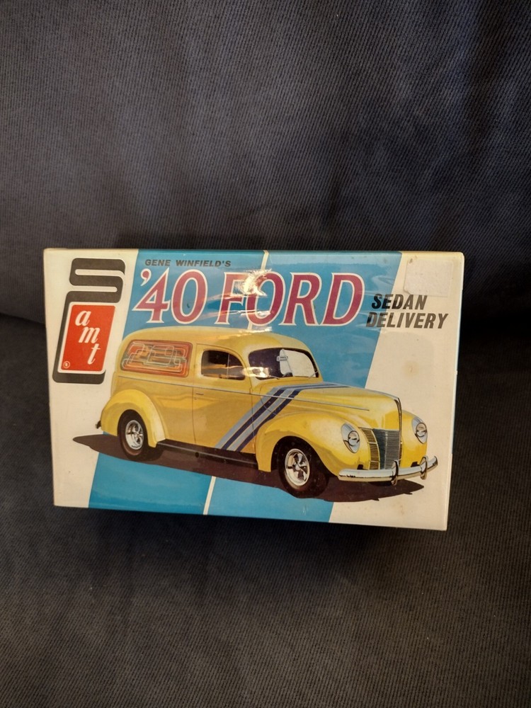 1968-70 Vintage AMT/ Gene Winfield 1940 Ford Sedan Delivery MODEL KIT