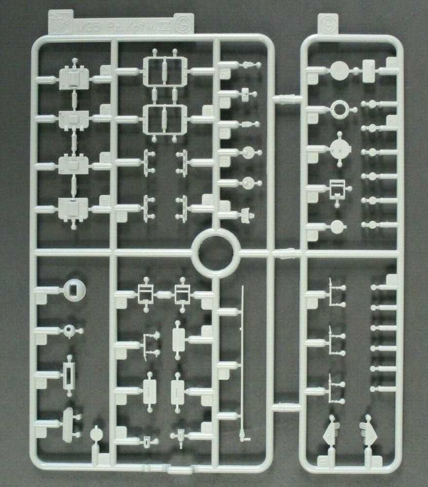 Dragon 1/35 Scale Pz.Kpfw.III Ausf.K Parts Tree G from Kit No. 6903