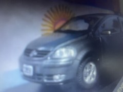 INOLVIDABLES VOLKSWAGEN FOX 1.6 2004 SCALE DIECAST MODEL 1:43 BUBBLE BOOKLET