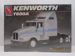 AMT Ertl 1990 Kenworth T600A 1/25 Semi Truck Kit #6976 Factory Sealed