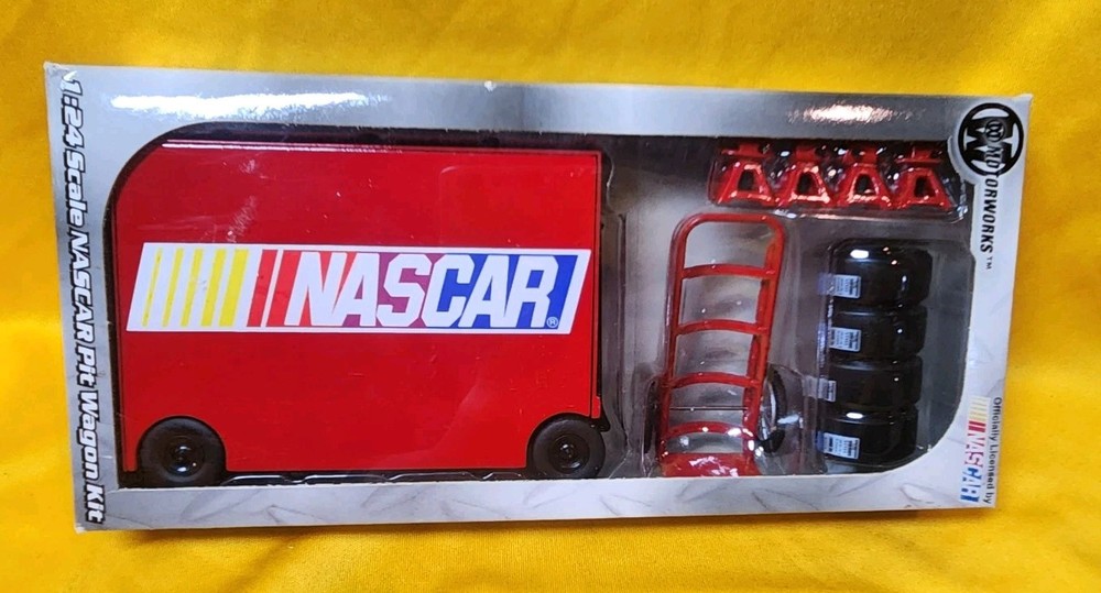 NASCAR Motorworks Tool Kit Item #42720 New 1:24 Pit Wagon Kit 🔥