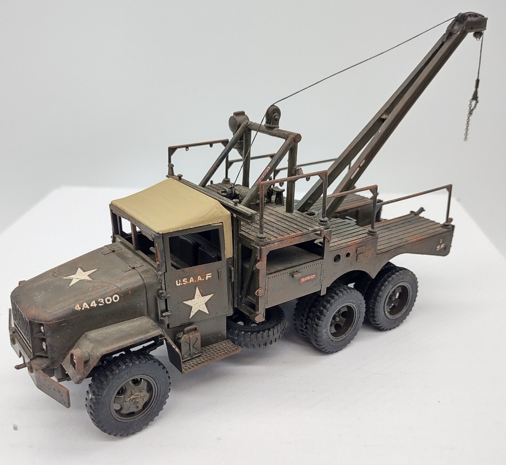 Rough 1:40 Scale Built Painted Plastic Model US M35 Wrecker Recovery Vehicle