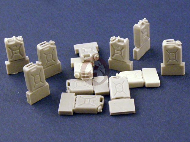 Panzer Art 1/35 US Army Modern 20 liter Gas / Water Canisters (12 pcs) RE35-022