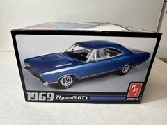 AMT 1969 Plymouth GTX 440 1:25 Model Kit #686/12 NEW NIOB