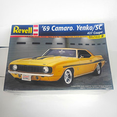 Revell 1:25 ’69 Camaro Yenko/SC 427 Coupe Plastic Car Kit Unassembled L2 Sealed