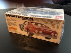 AMT BOBBY ALLISON’S 1975 AMC SPORTSMAN MATATOR STOCK CAR 1/25 NEW FACTORY SEALED