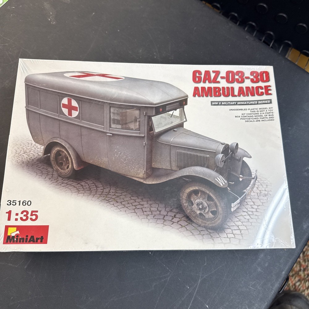 MiniArt 1/35 35160 WWII Soviet Red Army GAZ-03-30 Ambulance