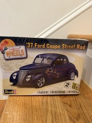 REVELL ’37 FORD COUPE STREET ROD CALIFORNIA WHEELS “NEW”
