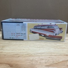 AMT 1395 1959 Cadillac Ambulanc w/ Gurney 1:25 Plastic Model Kit FACTORY SEALED