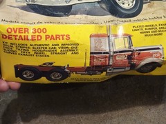 AMT 1021 1/25 Kenworth W925 Semi Tractor, Movin’ On Model Kit