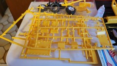 🔥 REVELL COMPLETE 1:24 JEEP CJ-7 Model Kit 1999 in Damaged Box Read Notes