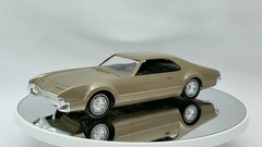 Jo-Han 1/25 Scale 1966 Oldsmobile Toronado Dealer Promo – Pale Gold