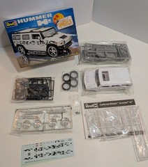 Revell HUMMER H2 California Wheels – #85-2867 – 1/25 scale – Open/Complete