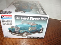 ‘32 Ford Street Rod 1:24 Scale Classic Cruiser Monogram Model Kit 85-0882