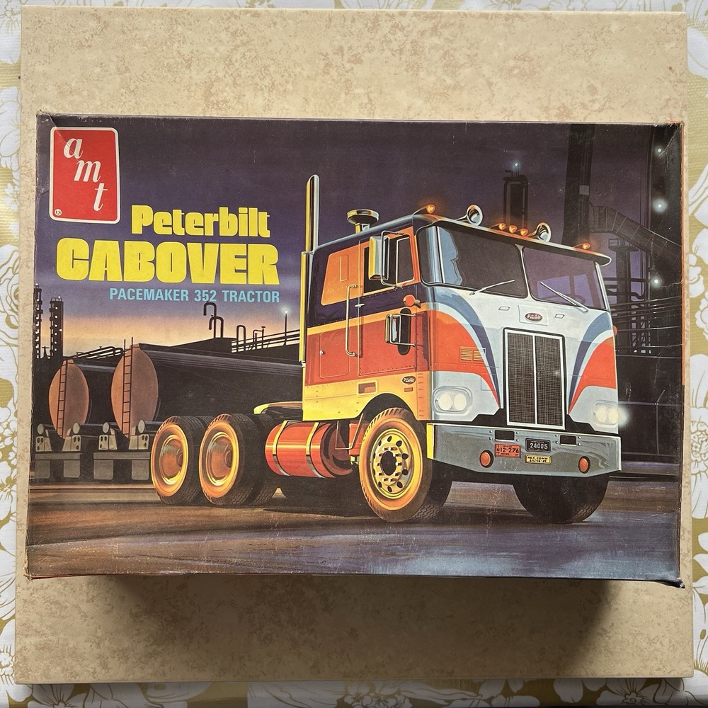 AMT Peterbilt Pacemaker Cabover 352 Tractor Model Kit 1/25 T502 *Open Box