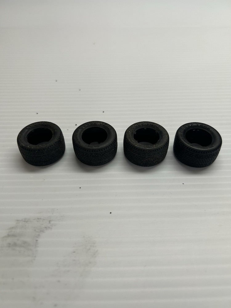 GoodYear 1:24 1:25 Scale Model Car Tire Set